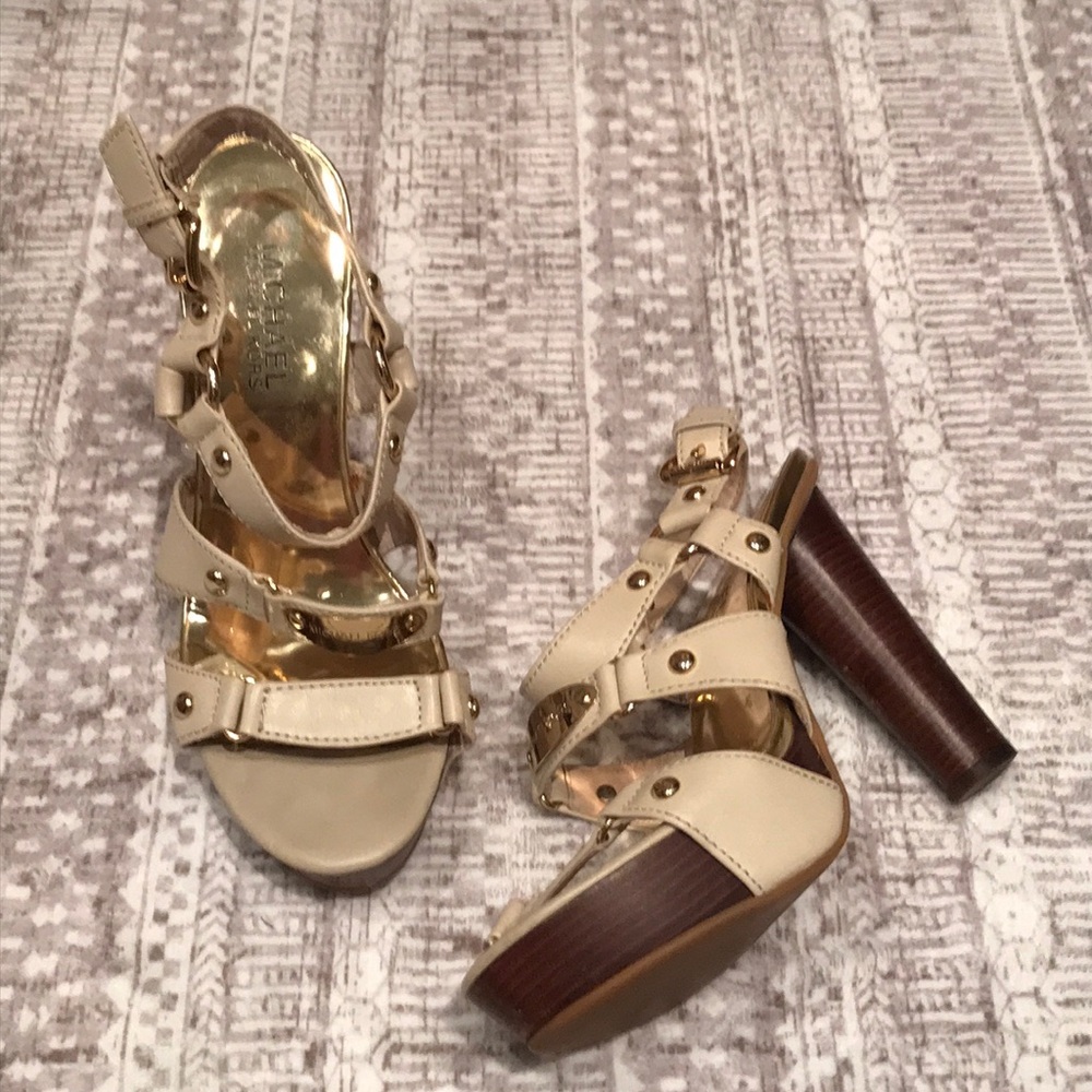 Michael Michael Kors leather platform sandals ivory white, gold hardware size 6